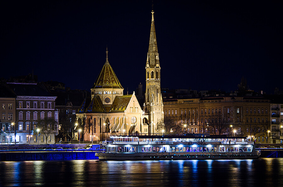 Budapešť