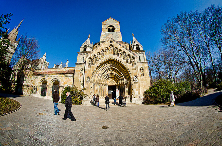 Budapešť