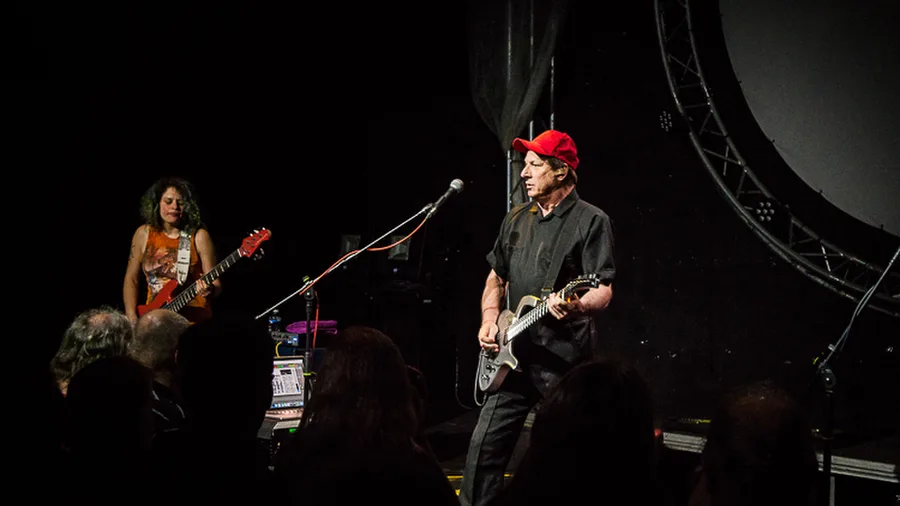 Adrian Belew