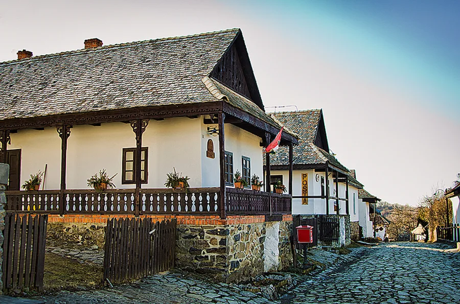 Hollókő